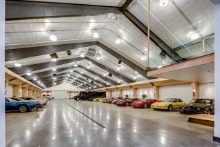 Sugam Morya Amenities - Car Parking